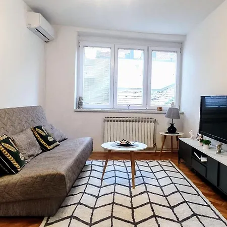 Asja In Heart Of The Old Town サラエヴォ